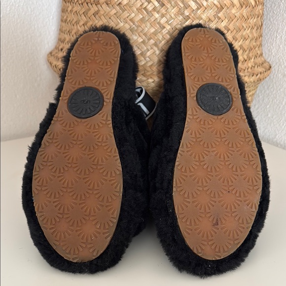 UGG Fluff Yeah Slide Sandal Slipper - Picture 4 of 5